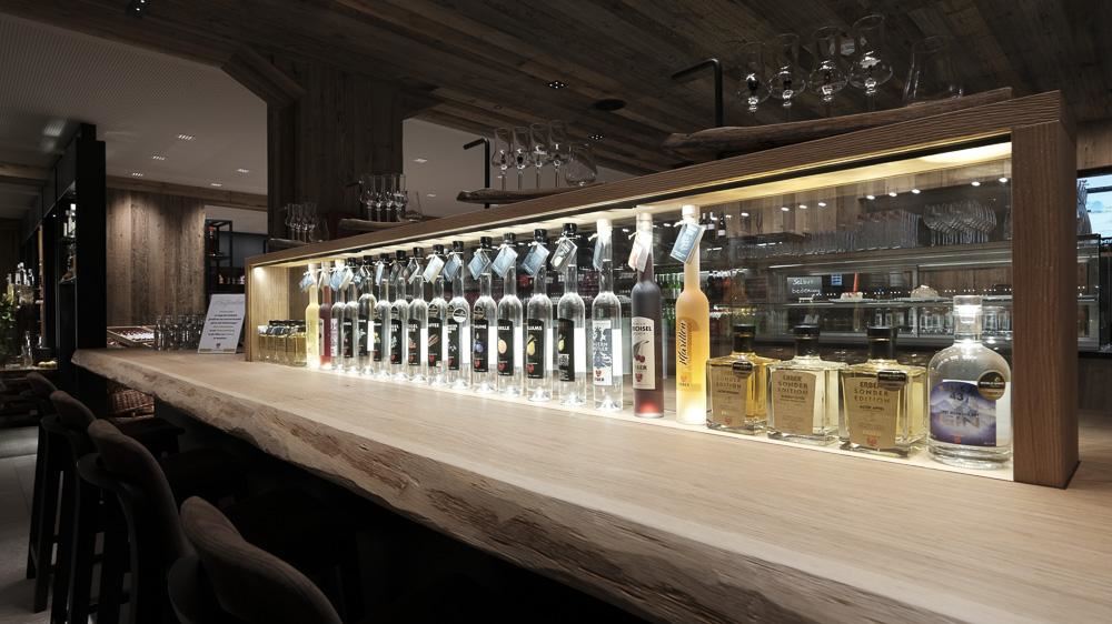 Schnapsflaschen @Brennerei Erber