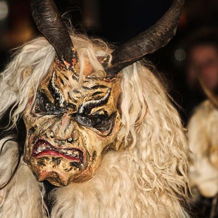 Sinterklaas- en Perchtenoptocht in Angerberg