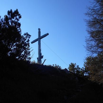 Mountain mass at the Hochfilzen homecoming cross