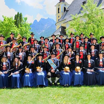 'Maiblasen' of the brassband