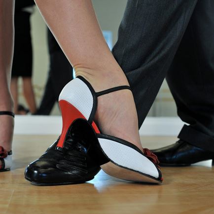 VZ Komma: The Dance Lesson