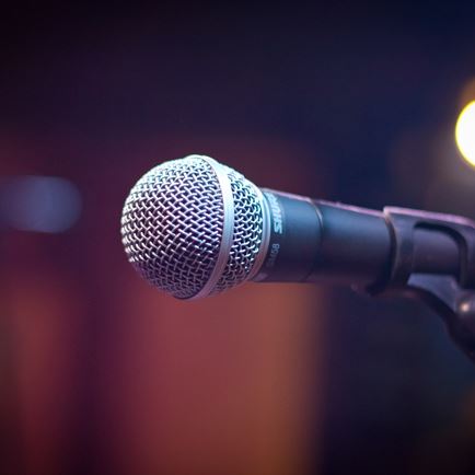 VZ Komma: Gabriel Castaneda