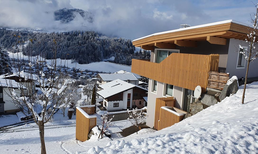 Seitenansicht Gebäude Winter