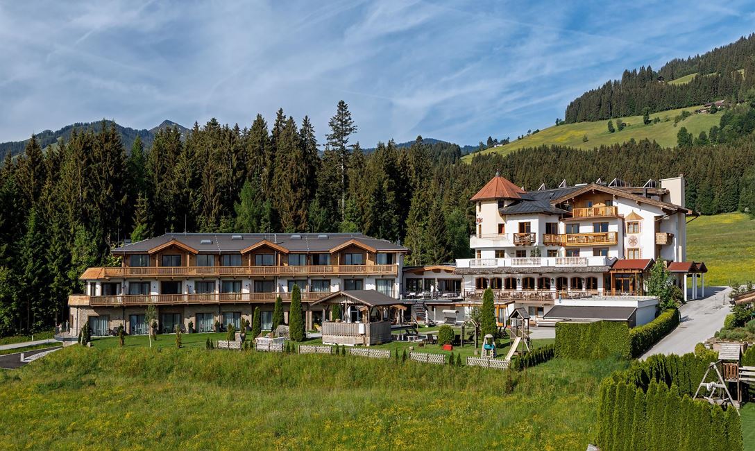 Hotelansicht Sommer