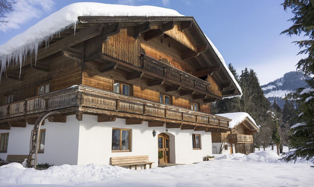Bauernhof_Hintenberg_Doerfl_32_Itter_Haus_Winter.j