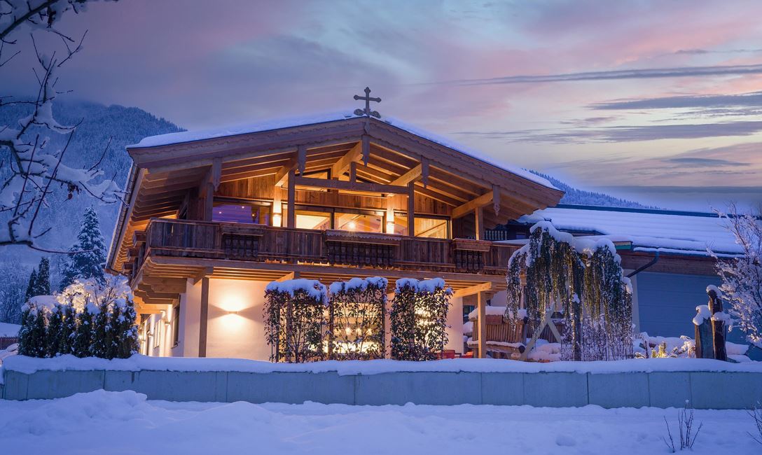 Itter_Chalet_Schneidermascht_Aussenansicht_Winter
