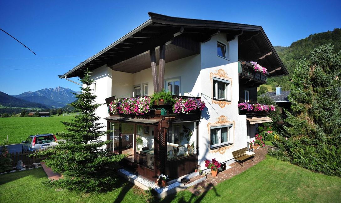 Haus Sommeransicht