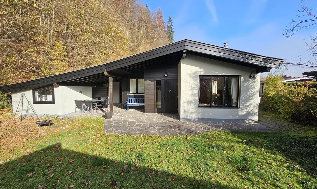 Haus Kirchdorf grau aussen Ansicht