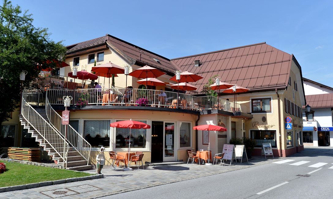 Cafe-Rainer-St-Johann-Speckbacherstrasse-6-Sandra-