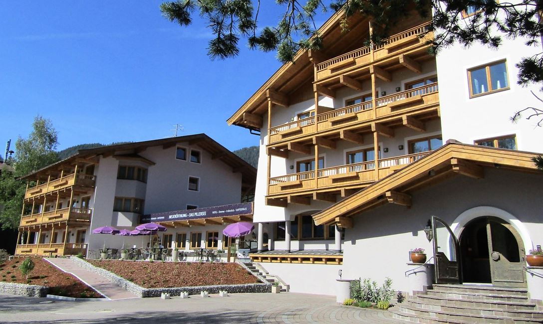 Hotel aussen Sommer 1