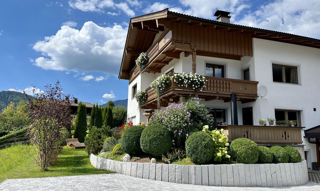 Aussenansicht Sommer l