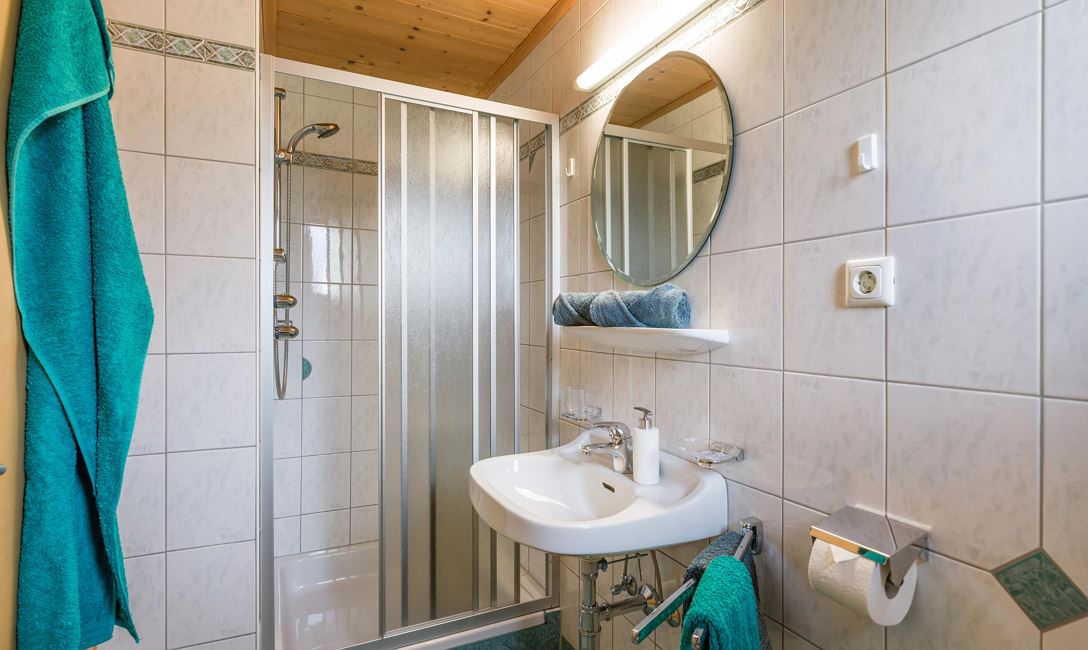 Freihof_Holzham_108_Westendorf_05_2022_Zimmer_Flei