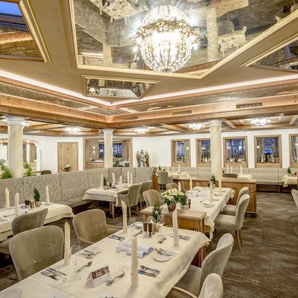 Der-Laerchenhof_Speisesaal-02_2000px-300dpi