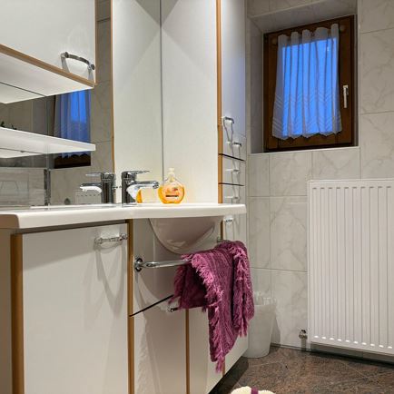 f2dc3edb-ee50-4a47-942e-d079486ccff6