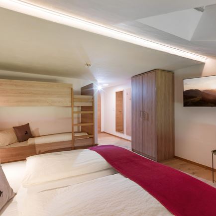 Vierbettzimmer Neuwertig mit TV