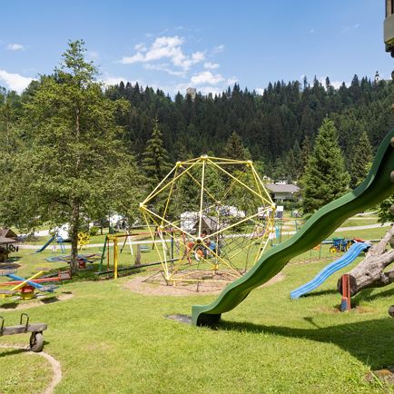 Außen Spielplatz1