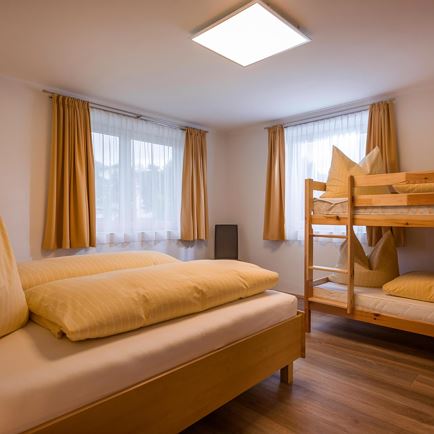 Gaestehaus_Staffner_Kirchberg_Chalet_2_Schlafzimme