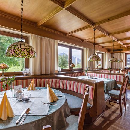 Hotel_Neuwirt_wenger_Strasse_21_Kirchdorf_Stube_2