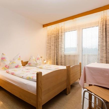 Doppelzimmer_oberndorf-jugendhotel-familienhotel-u