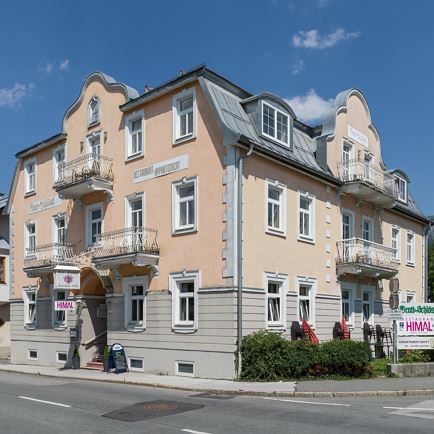 Gratt Schlössl Aussenansicht 1