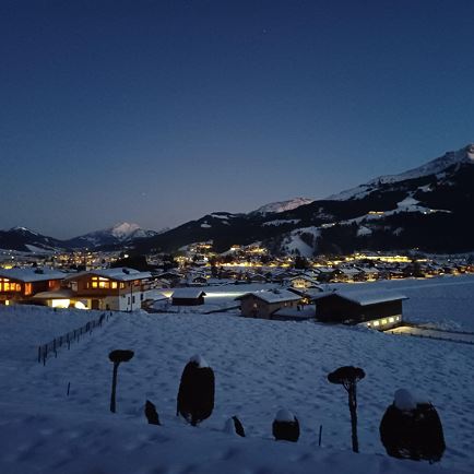 St.Johann bei Nacht