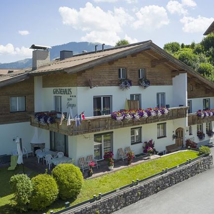 Greger Hausansicht Sommer