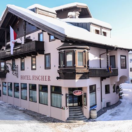 Hotel_Fischer_St.Johann_Tirol_Hausansicht_Winter_d