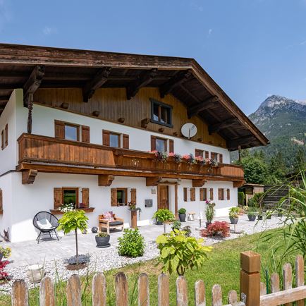 Haus außen Sommer