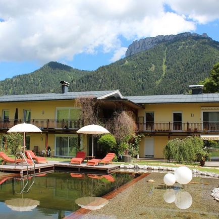 Apartment Steinplatte mit Schwimmteich