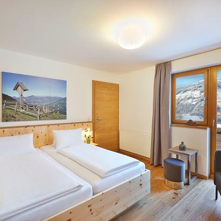 Schlafzimmer Dorfblick