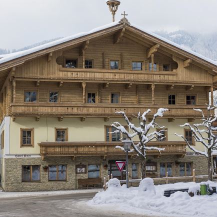 Hotel-Post-Westendorf-Haus-Winter