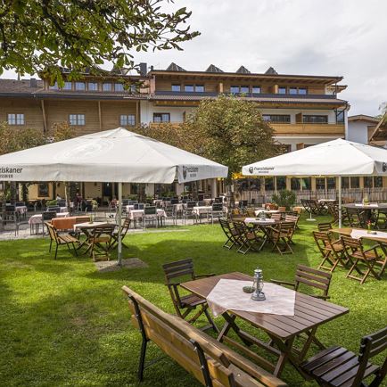 Hotel_Post_Dorfplatz_11_Westendorf_Garten_3 klein