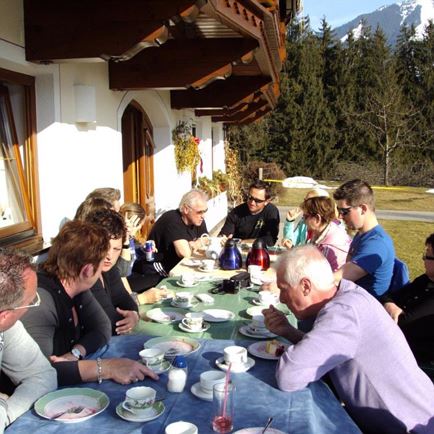 Kaffeekatsch auf der Terasse