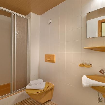 Zimmer 38 Badezimmer