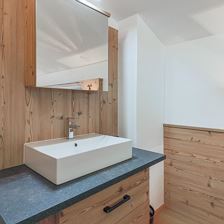 Waschbecken in jedem Schlafzimmer