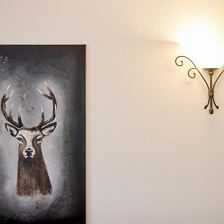 Handgemalte Bilder in der Suite