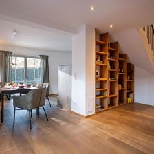 Bibliothek & Essbereich