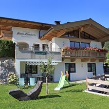 Hausansicht Sommer 1