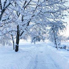 winterliche Einfahrt