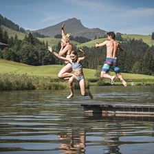 medium-TVB-Pillerseetal-Schwimmen-Familie-1