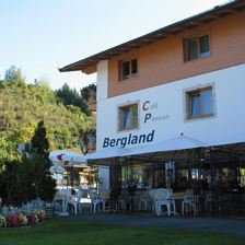 008-bergland-F805-Gemütlicher Gastgarten