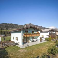 Aussenansicht Haus (obere Wohnung)