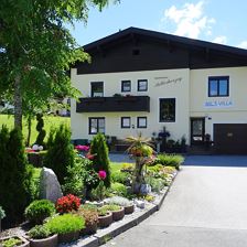 Hauseinfahrt (2)