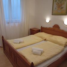 Haus-Carina-small-Schlafzimmer-Doppelbett