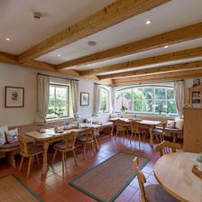 Villa_Lisa_Seestrasse_12_Kirchberg_07_2022_Stube