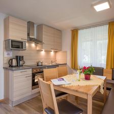 Gaestehaus_Staffner_Kirchberg_Chalet_1_Kueche