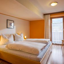 Gaestehaus_Staffner_Kirchberg_Appartement_1_Schlaf