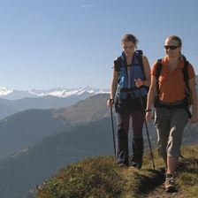 wanderinnen-am-gaisbergjoch-in-kirchberg©niederstr