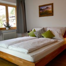 Schlafzimmer Familienwohnung Gaisberg im Haus Thus