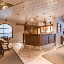 Hotel Sonne - Rezeption mit Eingangsbereich